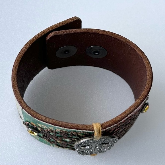 Vintage Leather Bracelet 7โ to 8โ Skull Design with Brass Filigree Backgound - Picture 4 of 5